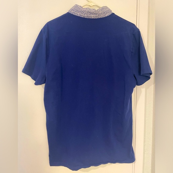 ‼️BOGO FREE‼️ EXPRESS Men’s Blue Polo w/ White Floral Collar - Picture 2 of 3